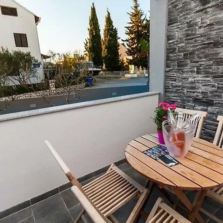 Apartmani Pocco Locco Biograd Na Moru Extérieur photo