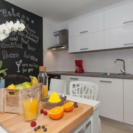 Apartmani Pocco Locco Biograd Na Moru Extérieur photo