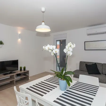 Apartmani Pocco Locco Biograd Na Moru Extérieur photo