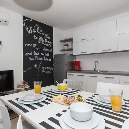 Apartmani Pocco Locco Biograd Na Moru Extérieur photo
