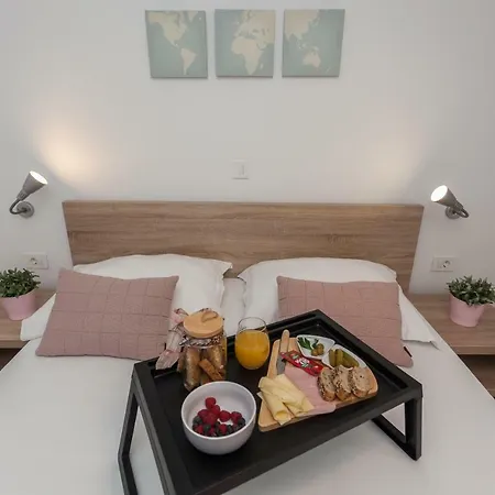 Apartmani Pocco Locco Biograd Na Moru Extérieur photo