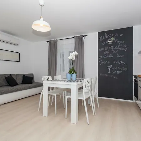 Apartmani Pocco Locco Biograd Na Moru Extérieur photo