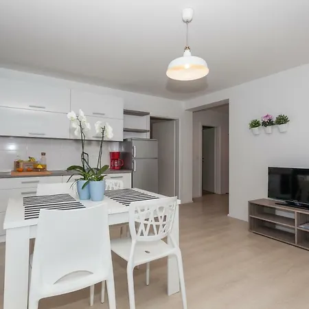 Apartmani Pocco Locco Biograd Na Moru Extérieur photo