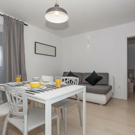 Apartmani Pocco Locco Biograd Na Moru Extérieur photo
